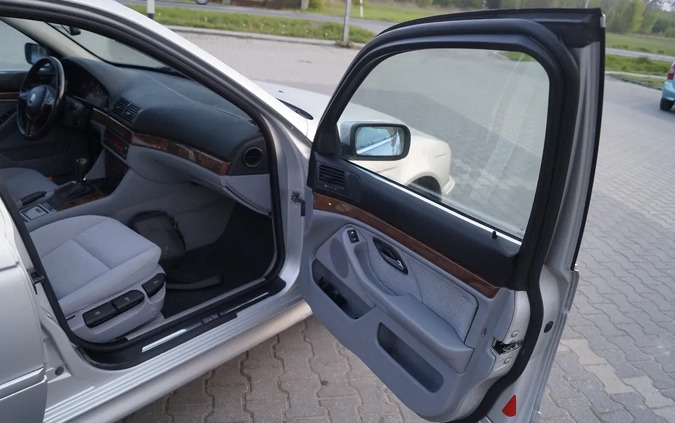 BMW Seria 5 cena 7990 przebieg: 430000, rok produkcji 2001 z Garwolin małe 497